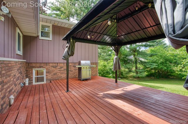 423 Sunset, White Lake Charter Township, MI 48383