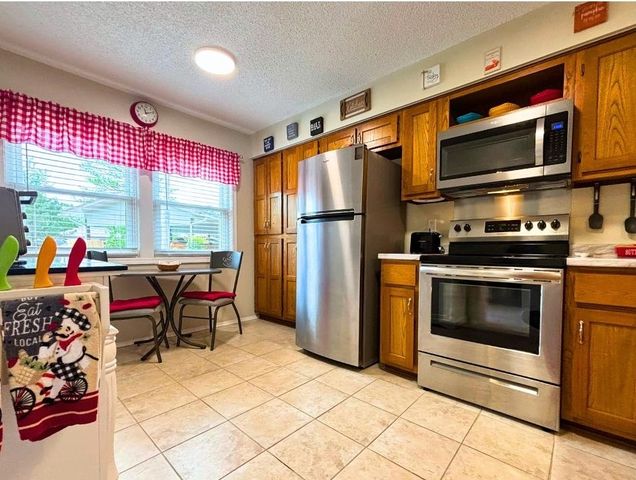 22 Spring River Lane, Cherokee Village, AR 72529