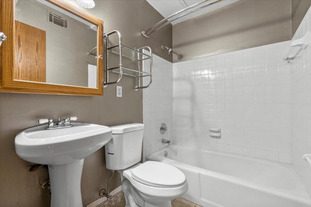 4906 S 19th STREET #D, Milwaukee, WI 53221