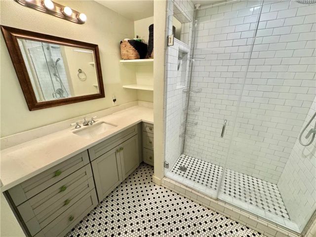 425 W 5th Street, Long Beach, CA 90802