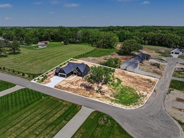 11279 Bancroft Way, Alto, MI 49302