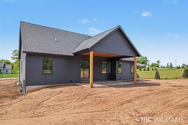 11279 Bancroft Way, Alto, MI 49302