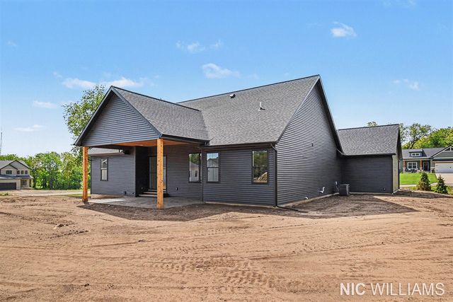 11279 Bancroft Way, Alto, MI 49302