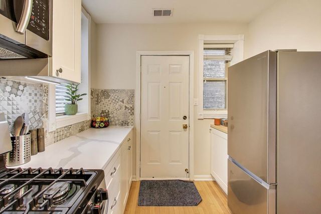 600 N La Grange Road A2, La Grange Park, IL 60526