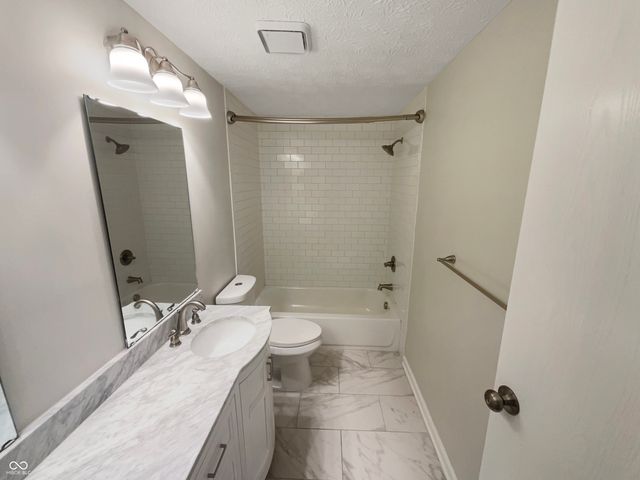 5765 Liberty Creek Drive E, Indianapolis, IN 46254