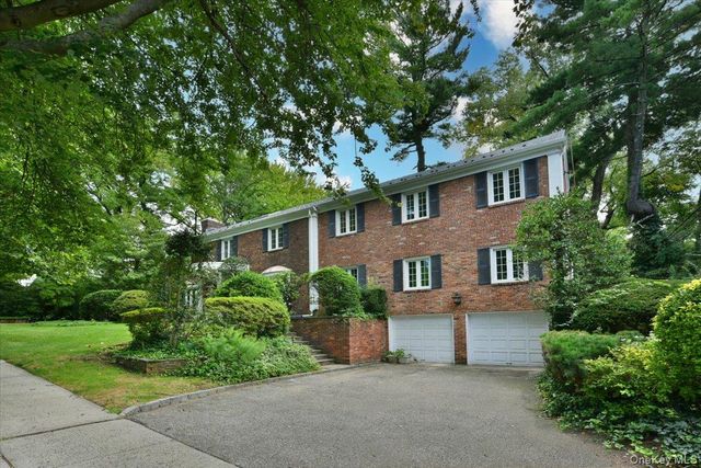9 Dorset Road, Great Neck, NY 11020