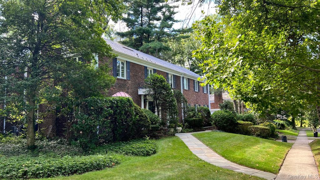 9 Dorset Road, Great Neck, NY 11020 — photo 2
