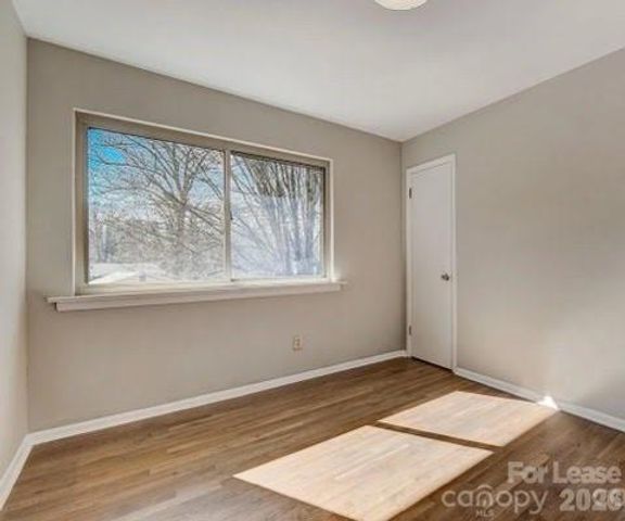 5707 Snow White Lane, Charlotte, NC 28213