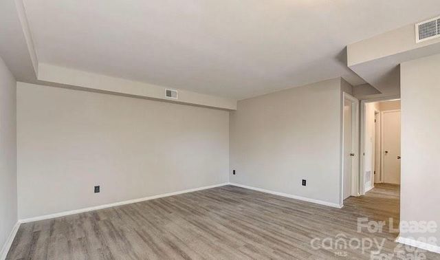 5707 Snow White Lane, Charlotte, NC 28213