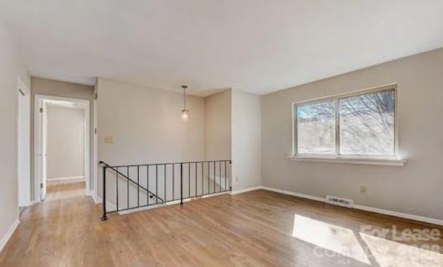5707 Snow White Lane, Charlotte, NC 28213