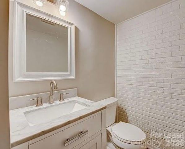 5707 Snow White Lane, Charlotte, NC 28213