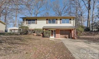 5707 Snow White Lane, Charlotte, NC 28213