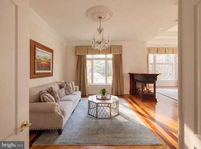 1521 HUNTER MILL RD, Vienna, VA 22182