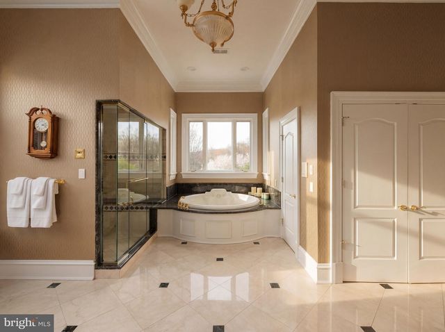 1521 HUNTER MILL RD, Vienna, VA 22182