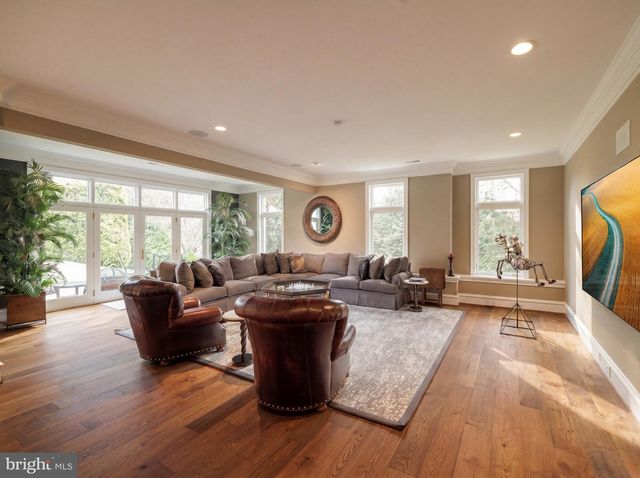1521 HUNTER MILL RD, Vienna, VA 22182