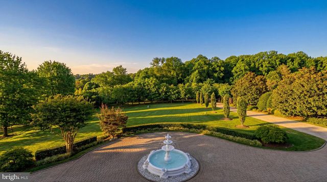 1521 HUNTER MILL RD, Vienna, VA 22182