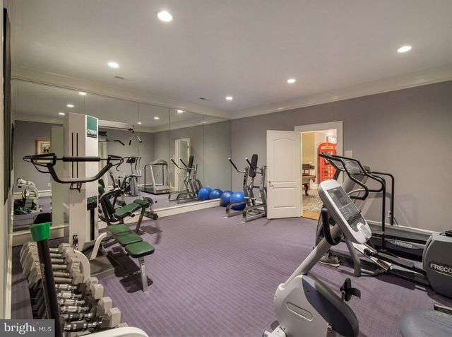 1521 HUNTER MILL RD, Vienna, VA 22182