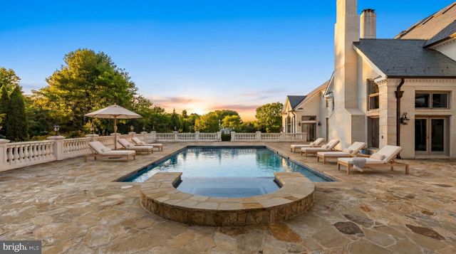 1521 HUNTER MILL RD, Vienna, VA 22182