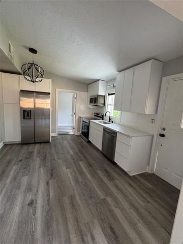 3951 WALKER ROAD, Apopka, FL 32703