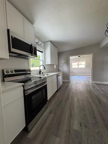 3951 WALKER ROAD, Apopka, FL 32703