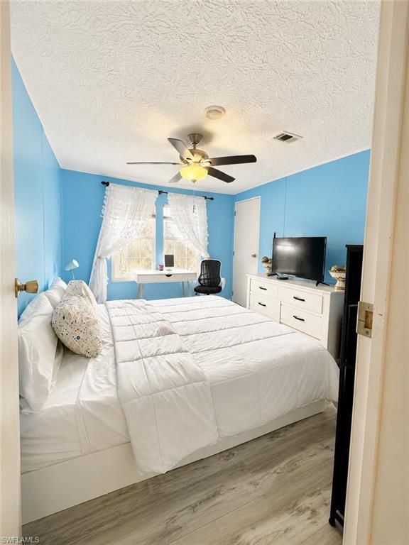 Image 12 of property listing at 11830 Scallop DR 850, Cape Coral, FL 33991