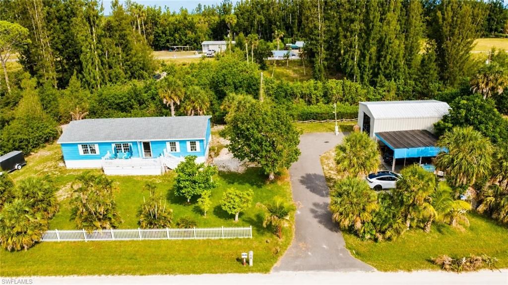 Image 3 of property listing at 11830 Scallop DR 850, Cape Coral, FL 33991
