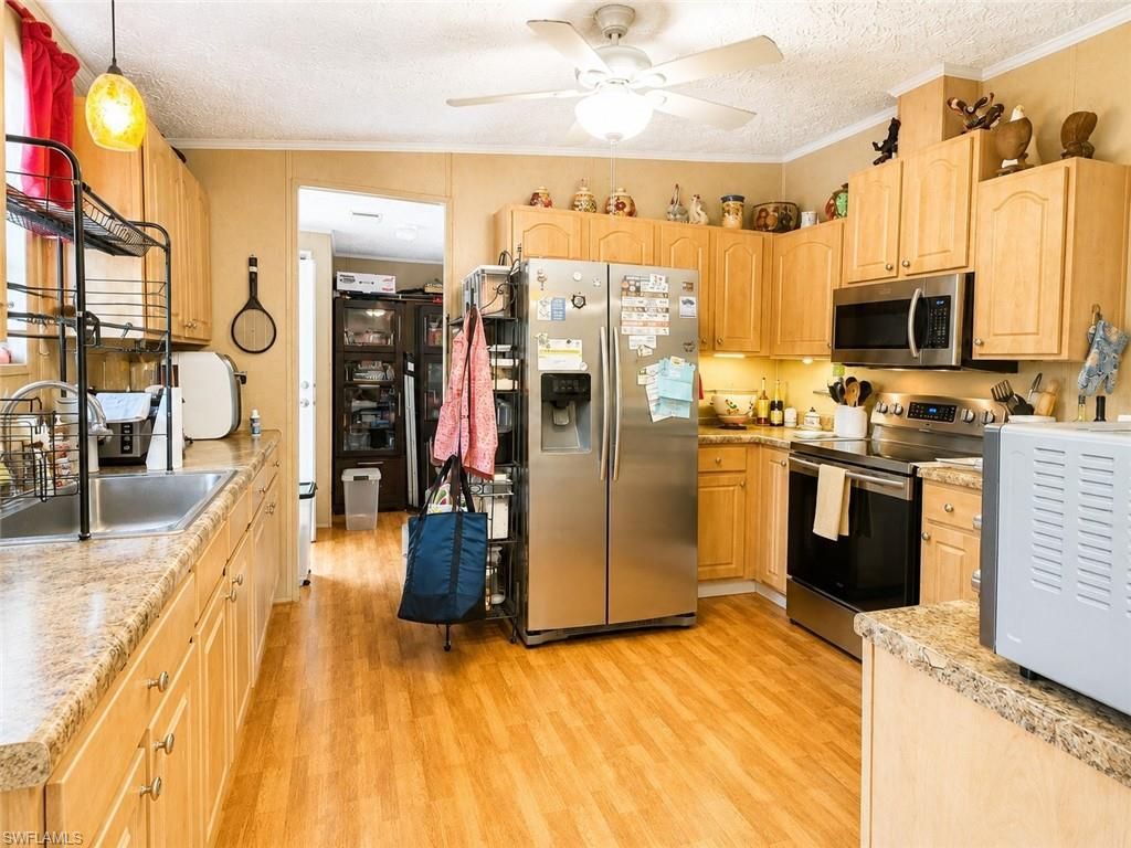 Image 8 of property listing at 11830 Scallop DR 850, Cape Coral, FL 33991