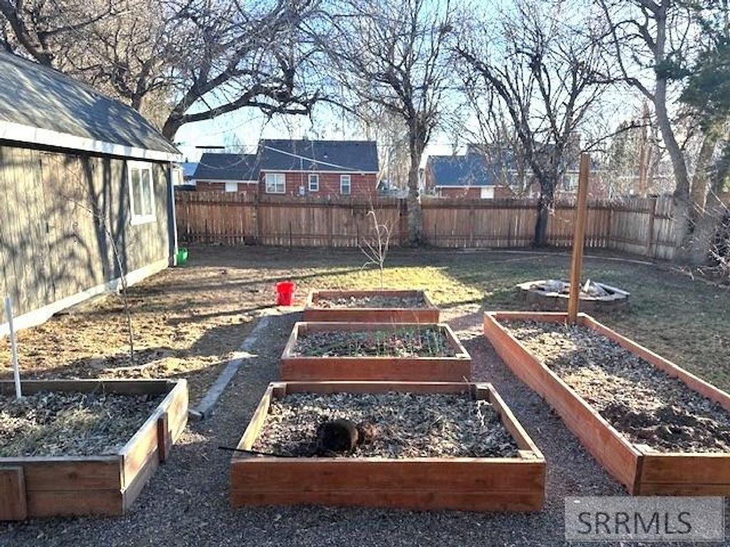 Image 21 of property listing at 181 W 13th Street, Idaho Falls, ID 83402