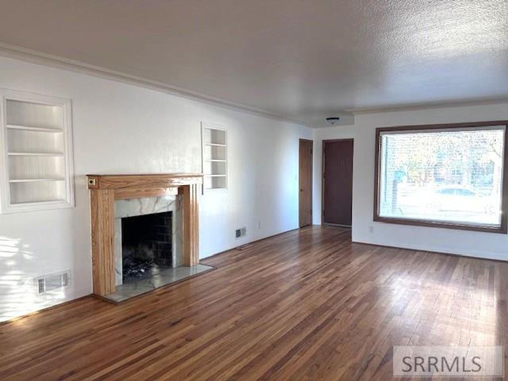 Image 3 of property listing at 181 W 13th Street, Idaho Falls, ID 83402