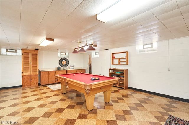 639 N Azalea Boulevard, Barberton, OH 44203