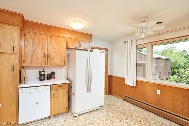 639 N Azalea Boulevard, Barberton, OH 44203
