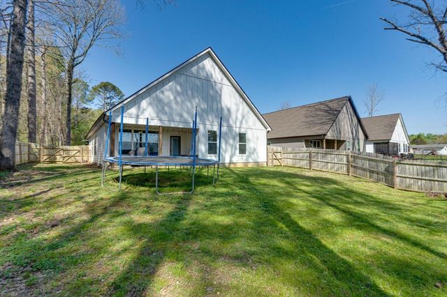 225 Lake Avenue, Ringgold, GA 30736
