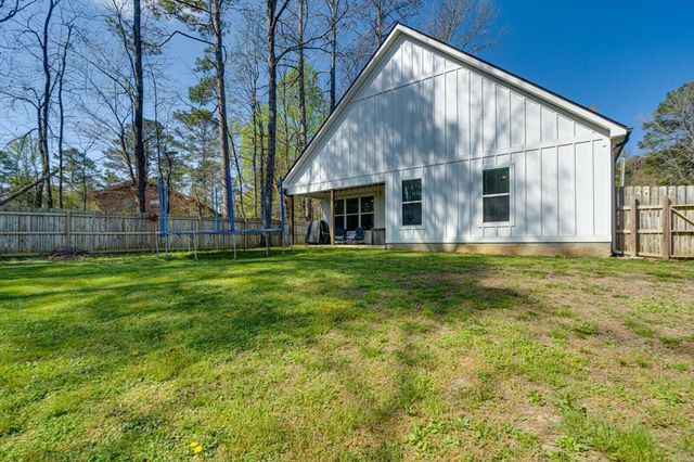 225 Lake Avenue, Ringgold, GA 30736