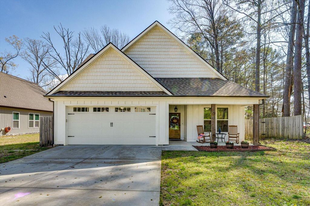225 Lake Avenue, Ringgold, GA 30736