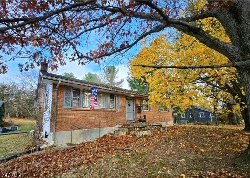 60 Flower Ave, Washington Boro, NJ 07882