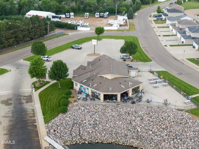 4007 South Bay Drive SE, Mandan, ND 58554