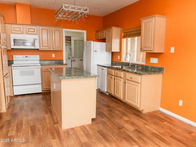 2400 E BASELINE Avenue 87, Apache Junction, AZ 85119