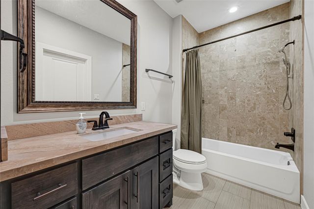 11218 Gallant Ridge, Houston, TX 77082