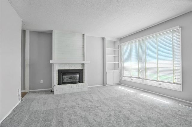 10981 Rosehill Road, Overland Park, KS 66210