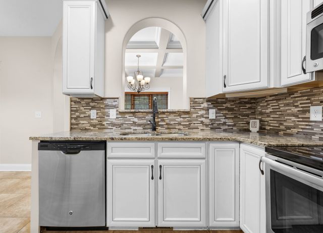 1789 Double R Blvd, Clarksville, TN 37042