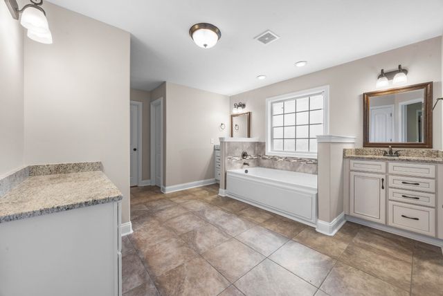 1789 Double R Blvd, Clarksville, TN 37042