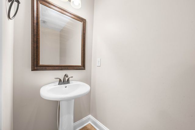 1789 Double R Blvd, Clarksville, TN 37042