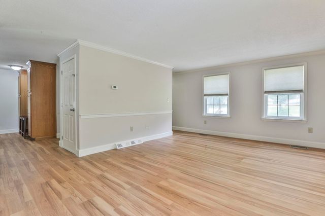4 Spindlewick Drive, Nashua, NH 03062