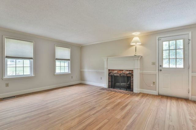 4 Spindlewick Drive, Nashua, NH 03062