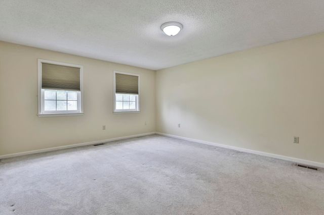 4 Spindlewick Drive, Nashua, NH 03062