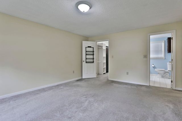 4 Spindlewick Drive, Nashua, NH 03062