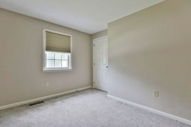 4 Spindlewick Drive, Nashua, NH 03062