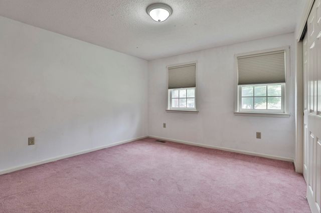 4 Spindlewick Drive, Nashua, NH 03062