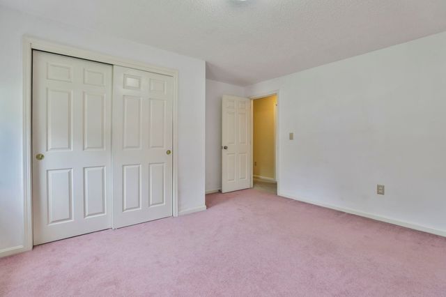 4 Spindlewick Drive, Nashua, NH 03062