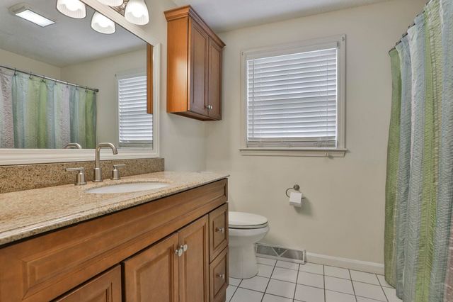 4 Spindlewick Drive, Nashua, NH 03062